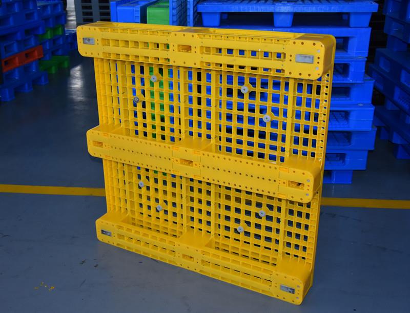 product-288-232 yellow pallet with 3 runner